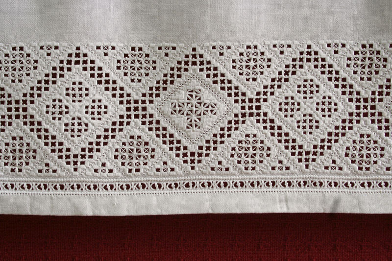 Fil:Oppheim, altarduk, AMH 2007.jpg