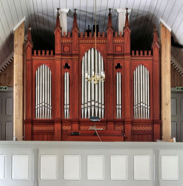 Fil:Oppheim, orgel, AMH 2007.jpg