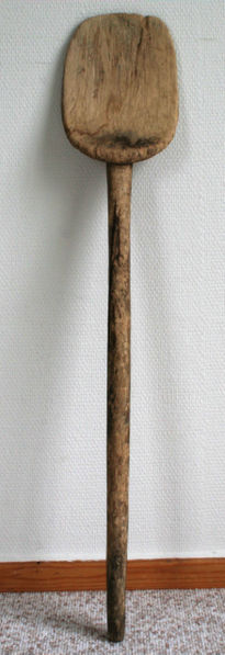 Fil:Oppheim, spade, AMH 2007.jpg