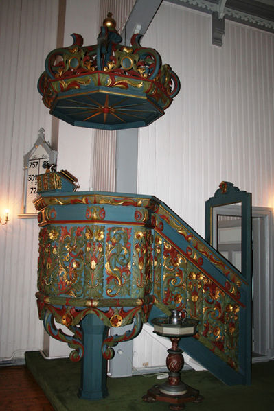 Fil:Rælingen kirke Prekestolen.jpg