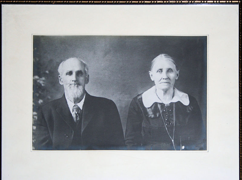 Fil:Raundalen, foto i sakristiet, AMH 2007.jpg