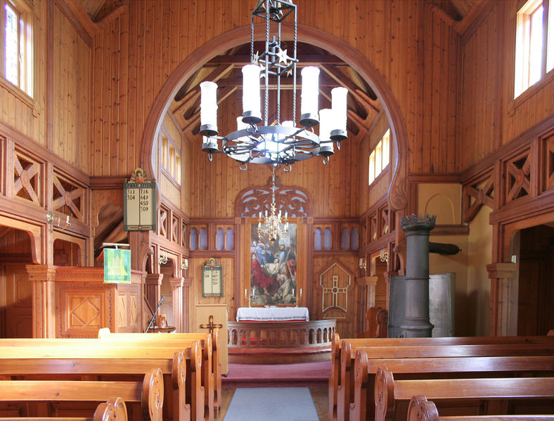 Fil:Raundalen, interiør mot aist. AMH 2007.jpg