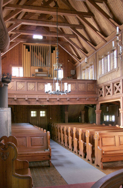 Fil:Raundalen, interiør mot vest 1, AMH 2007.jpg