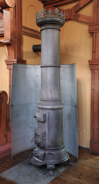 Fil:Raundalen, omn i skipet, AMH 2007.jpg