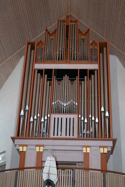 Fil:Såner kirke Orgel 2.jpg