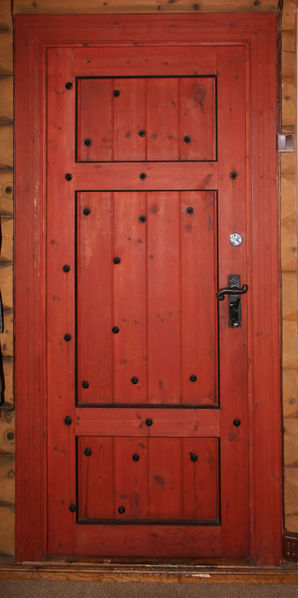 Fil:Skare, dør aust i sakristiet, AMH 2008.jpg