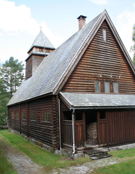 Fil:Skare, eksteriør frå sørvest, AMH 2008.jpg