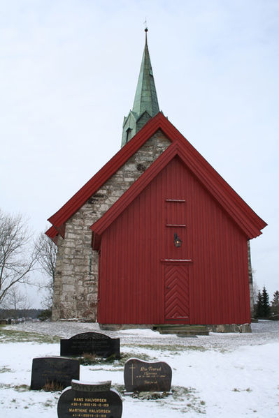 Fil:Skiptvet kirke Fasade 3.jpg