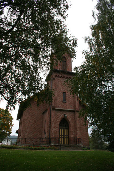 Fil:Snarum kirke Fasade 1.jpg