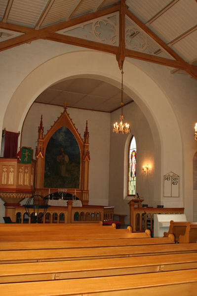 Fil:Snarum kirke Koråpningen.jpg