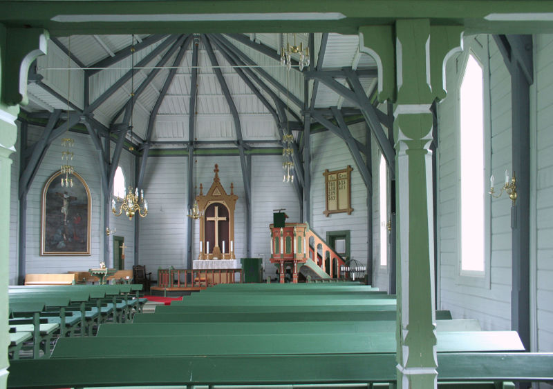 Fil:Solvorn, interiør frå sørvest, AMH 2008.jpg