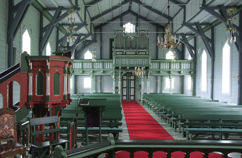 Fil:Solvorn, interiør mot nordvest, AMH 2008.jpg