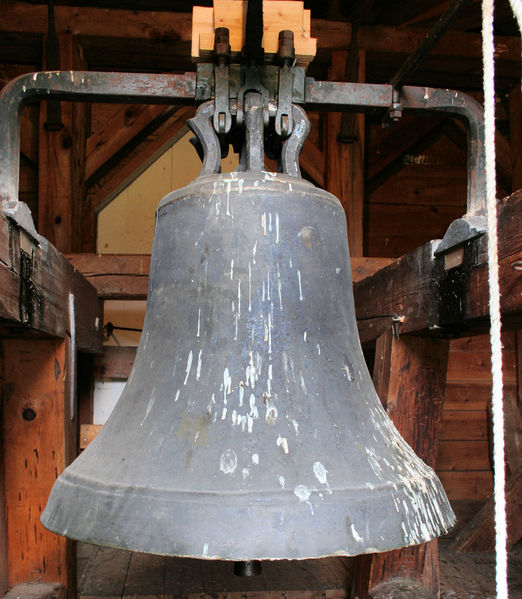 Fil:Solvorn, klokke b, AMH 2008.jpg