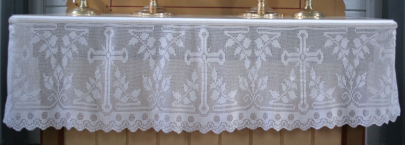 Fil:Solvorn kyrkje, altarduk, AMH 2011.jpg