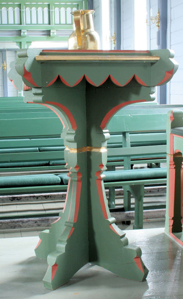 Fil:Solvorn kyrkje, døypefont, AMH 2011.jpg