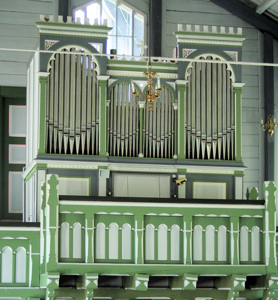 Fil:Solvorn kyrkje, orgel, amh 2011.jpg