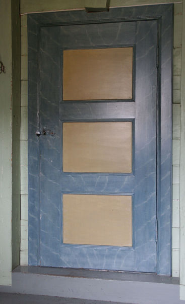 Fil:Stamnes kyrkje, dør til galleriet, AMH 2008.jpg