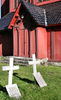 Stedje kyrkje, marmorkrossar ved sørinngangen, AMH 2009.jpg