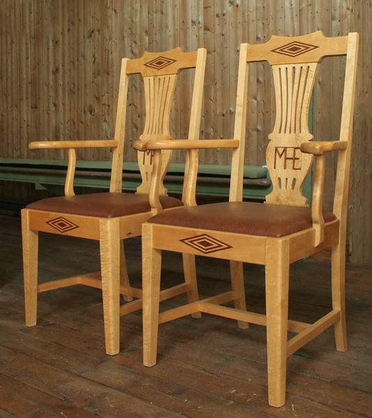 Fil:Stedje kyrkje, stolpar b, AMH 2009.jpg