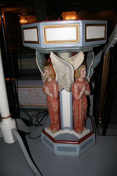 Fil:Strømsgodset kirke Døpefonten1.jpg