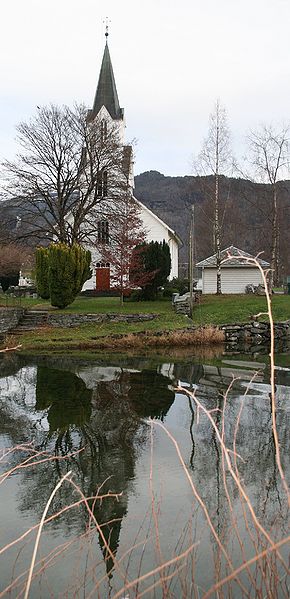 Fil:Strandbarm, vestfasade, AMH 2006.jpg