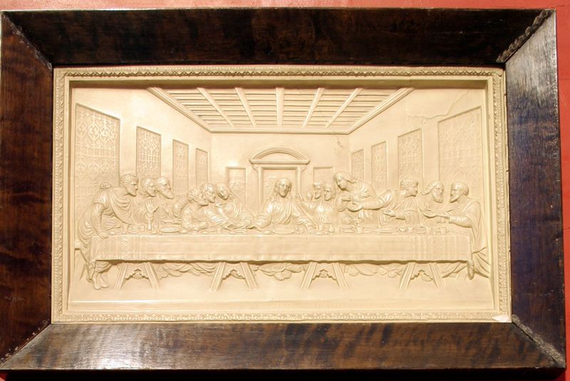 Fil:Strandebarm, gipsrelieff, AMH 2006.jpg