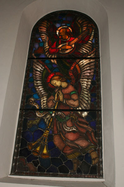 Fil:Sylling kirke Alterbildet høyre.jpg