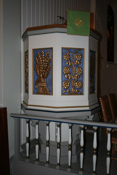 Fil:Sylling kirke Prekestolen 2.jpg