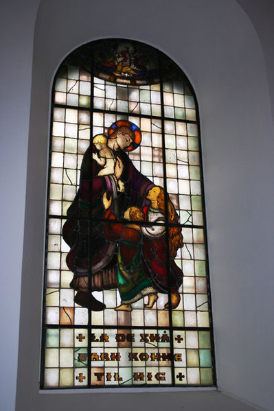 Fil:Sylling kirke Vindu 2.jpg