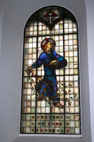 Fil:Sylling kirke Vindu 4.jpg