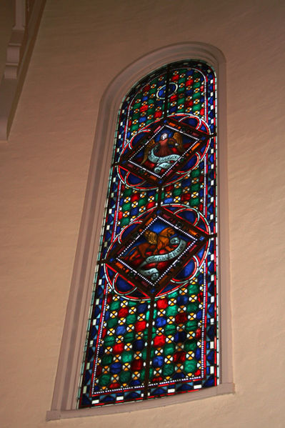 Fil:Tangen kirke, Drammen Vindu2.jpg