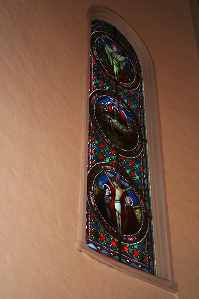 Fil:Tangen kirke, Drammen Vindu4.jpg