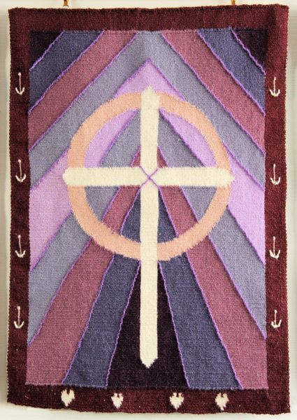 Fil:Tjugum kyrkje, preikestolklede, fiolett, AMH 2013.jpg