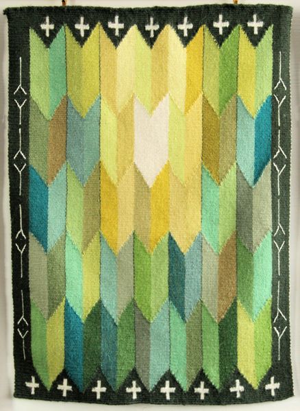 Fil:Tjugum kyrkje, preikestolklede, grønt, AMH 2013.jpg