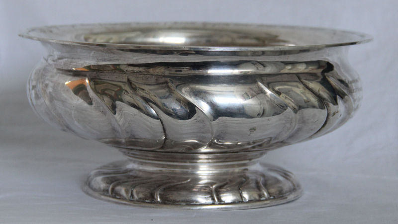 Fil:Tjugum kyrkje, sølvskål, AMH 2013.jpg