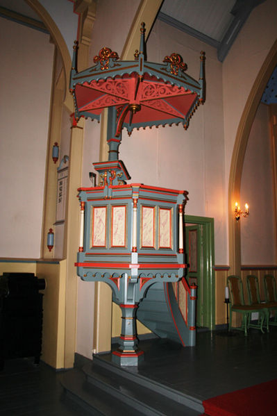 Fil:Trømborg kirke Prekestolen 1.jpg