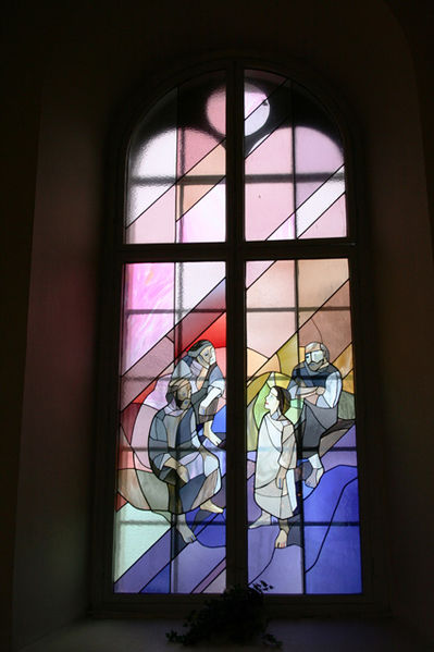 Fil:Tranby kirke Vindu 2.jpg