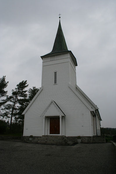 Fil:Tveit kirke, Askøy Fasade 2.jpg
