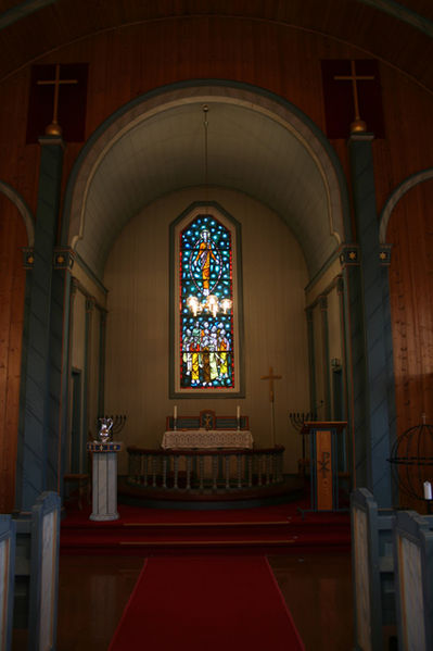 Fil:Tveit kirke, Askøy Koråpning 2.jpg