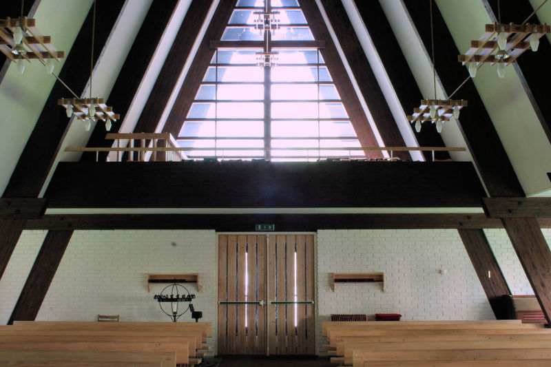 Fil:Tyssedal kyrkje, gallerifronten, AMH 20083 012.jpg