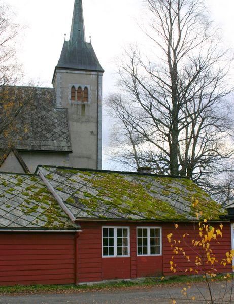 Fil:Ullensvang, borgstova sett mot sør AMH 2005.jpg