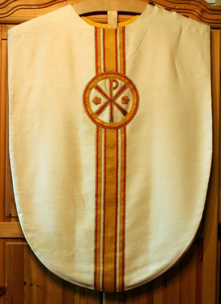 Fil:Ullensvang, messehakel kvit front AMH 2005.jpg