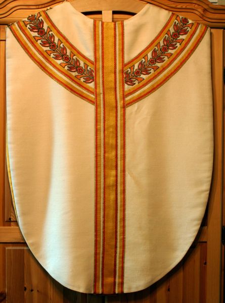 Fil:Ullensvang, messehakel kvit ryggside AMH 2005.jpg