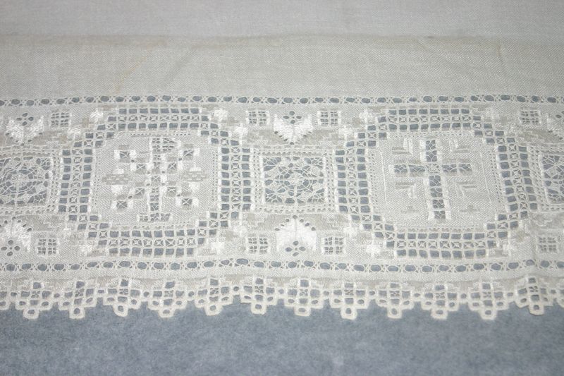 Fil:Ullensvang, parament altarduk b AMH 2005.jpg