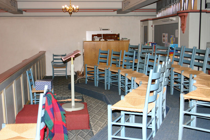 Fil:Ullensvang, vestgalleri interiør mot sør AMH 2005.jpg