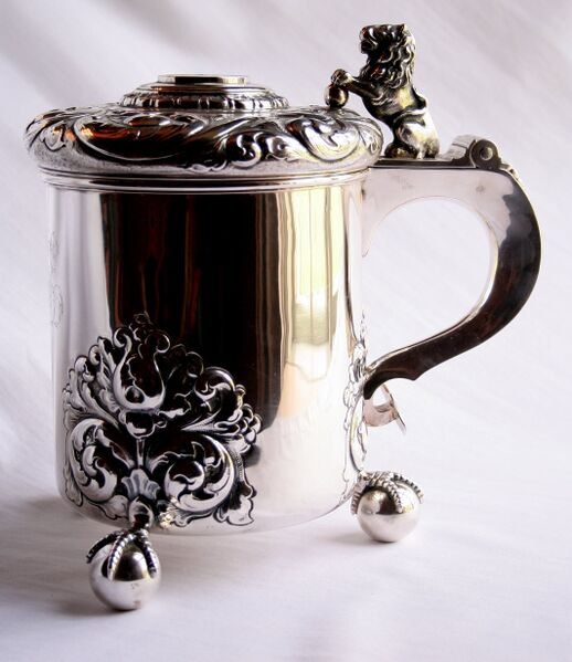 Fil:Ulvik, drikkekanne, AMH 2006.jpg