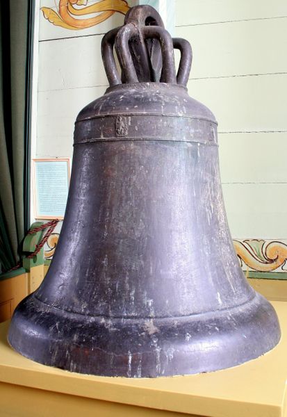 Fil:Ulvik, mellomalderklokke, AMH 2006.jpg