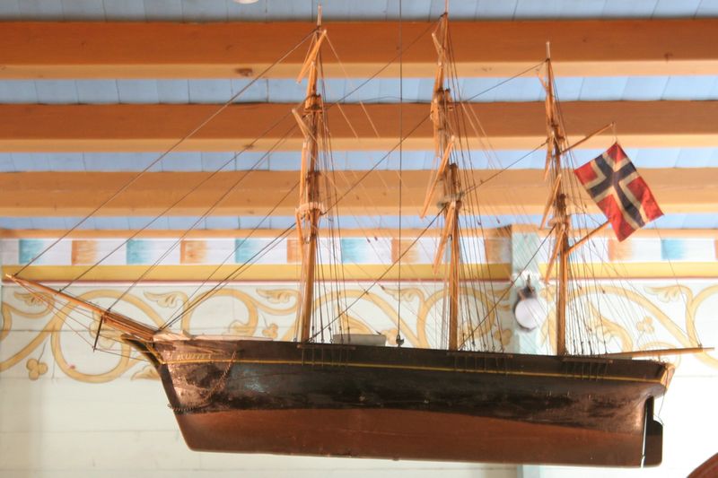 Fil:Ulvik, skipsmodell, AMH 2006.jpg