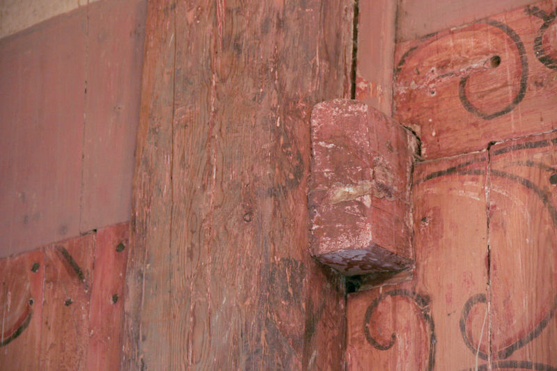 Fil:Undredal kyrkje, bygningsdetalj, AMH 2011.jpg