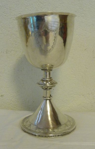 Fil:Undredal kyrkje kalk EA 2011.jpg